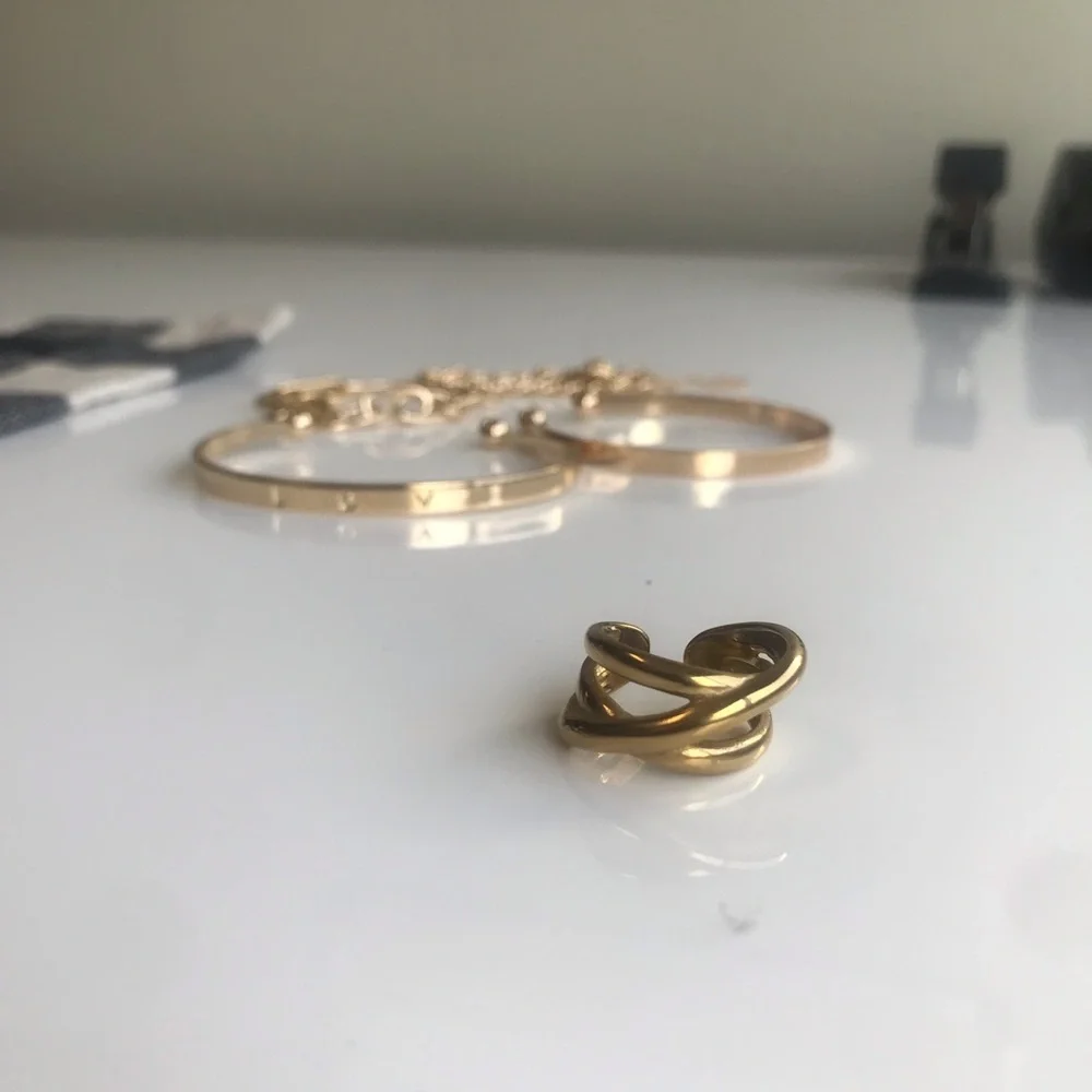 Vivori Jewerly Bracelet Set + Layered Ring size 5. Gold tone. New - Picture 3 of 8